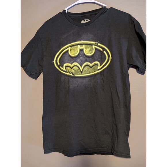 Batman LED Light T-Shirt Size Medium - Picture 2 of 4